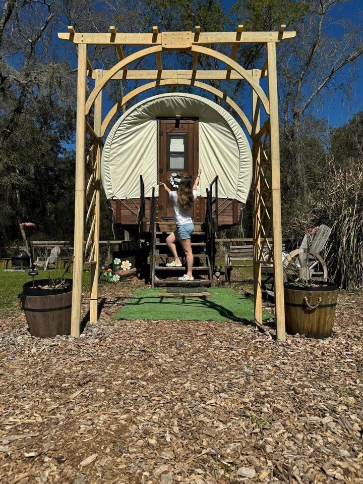 Rooterville Animal Sanctuary Melrose Exterior photo